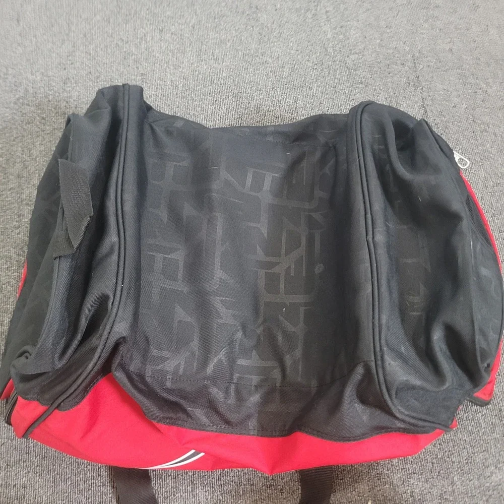 Nike Duffel Bag Unisex Red Black Swoosh Athletic Gym Travel Bag Fitness Helath